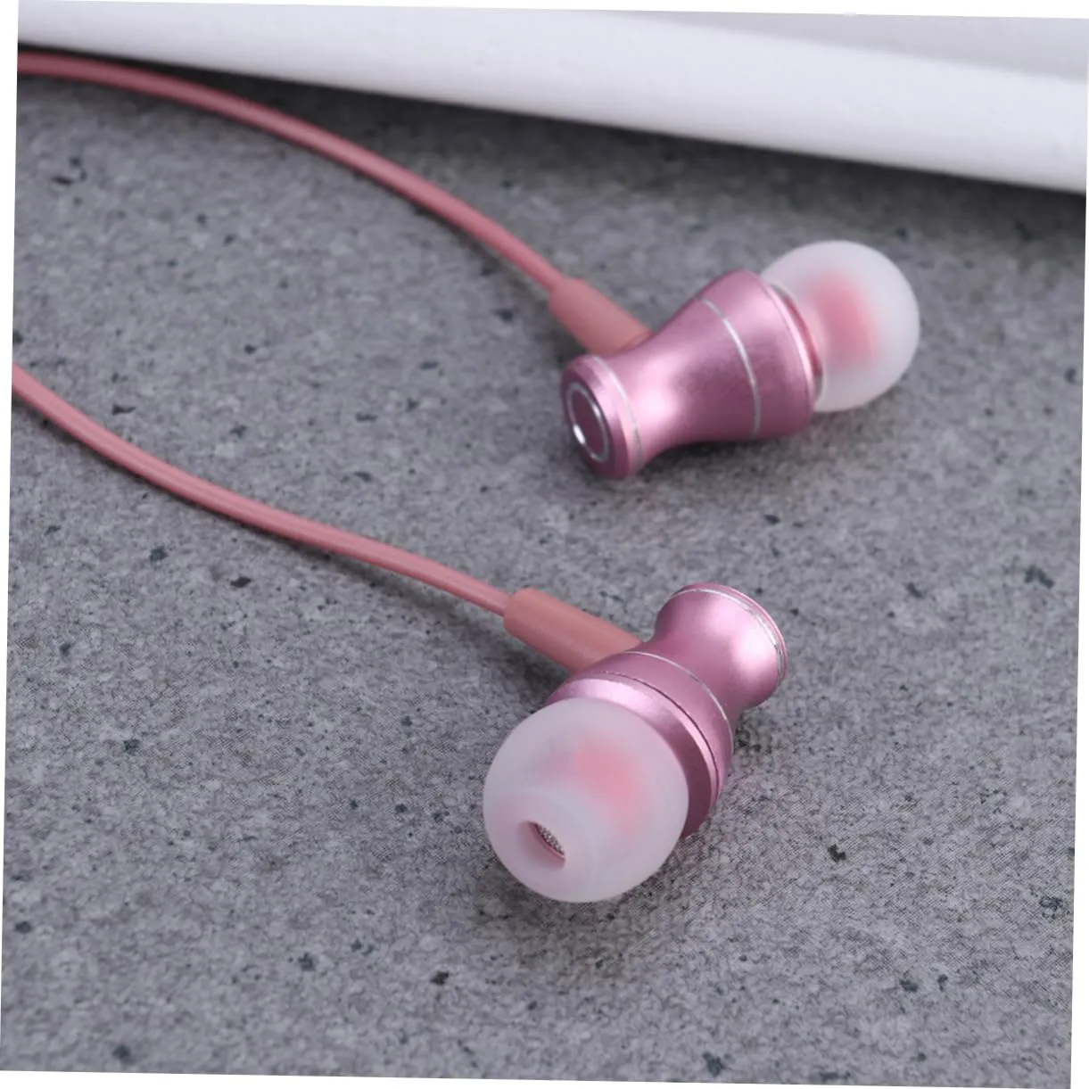 Angoily in-Ear Earphones with Microphone Noise Cancelling Wired Headphones Plug Ergonomic Design Durable Construction for Sports and Gym Pink