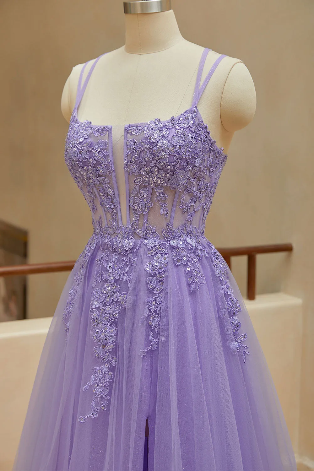 Luolandi A Line Spaghetti Straps Tulle Slit Long Prom Dresses With Appliques Beautiful With Slit