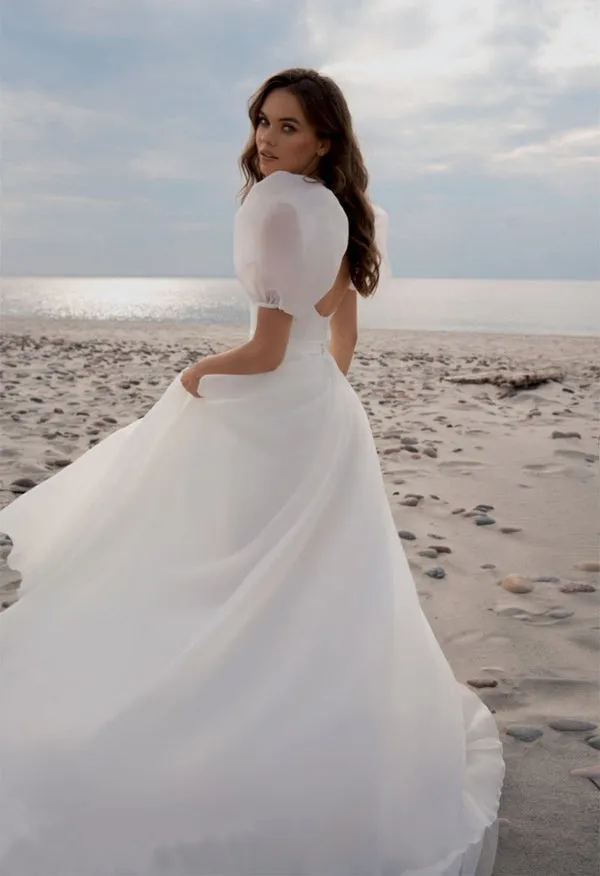 Luolandi Charming A-Line Square Neck Short Sleeves Wedding Dresses with Train White