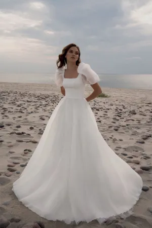 Luolandi Charming A-Line Square Neck Short Sleeves Wedding Dresses with Train White