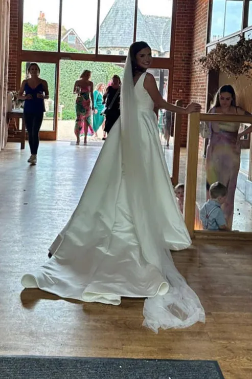 Luolandi Elegant Square Neck White Satin Wedding Dresses Solid Color Sexy